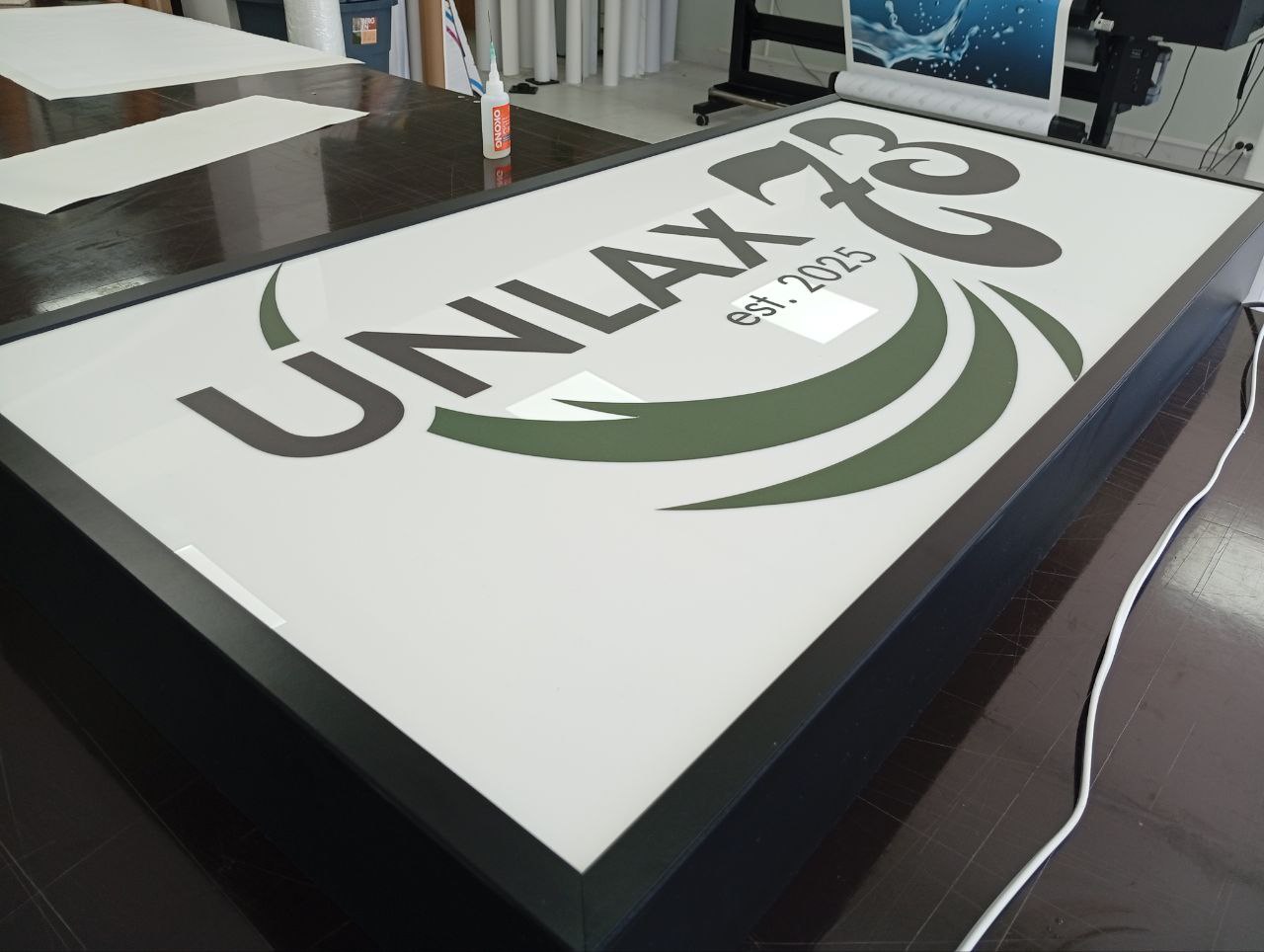 Световой короб (интерьерная вывеска)