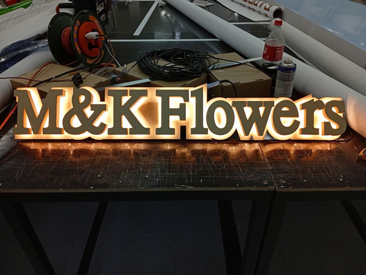 Интерьерная вывеска (с подсветкой контражур Flowers)